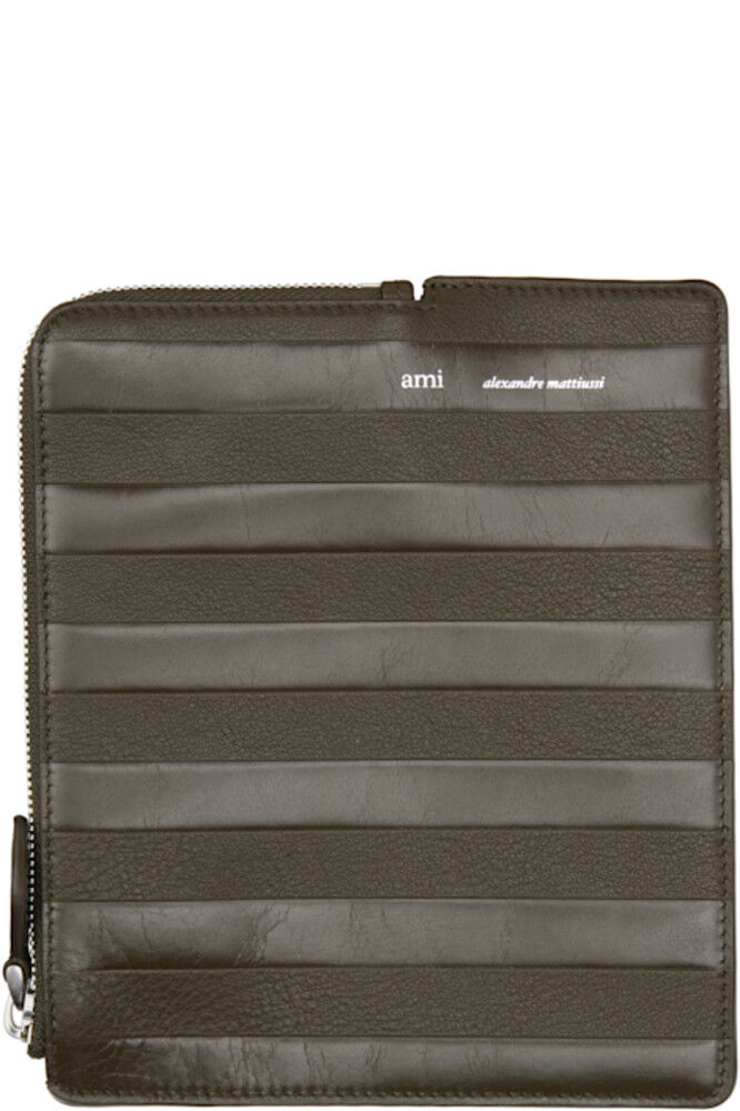 Кошелек средней длины из кожи цвета хаки AMI Paris
Кошелек средней длины из кожи цвета хаки AMI Paris