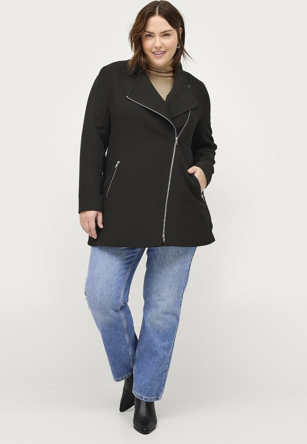 Короткое пальто Ellos Plus collection, черный
Короткое пальто Ellos Plus collection, черный