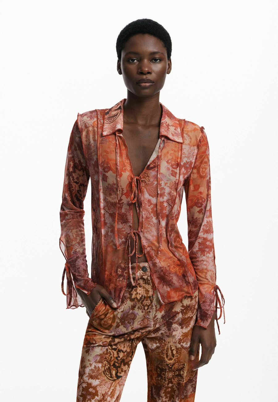 Блуза Desigual CHIFFON WITH- BOWS, Orange
Блуза Desigual CHIFFON WITH- BOWS, Orange