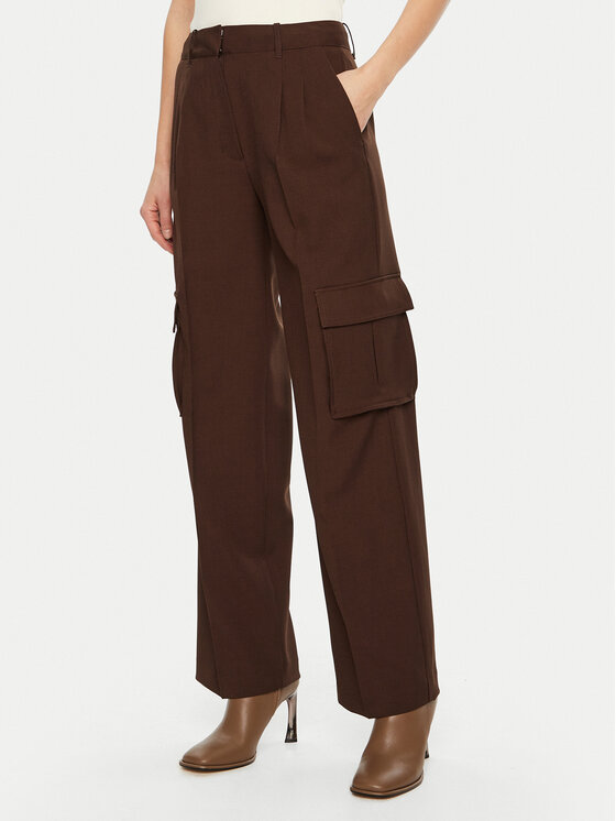 Тканевые брюки стандартного кроя Guess, коричневый
Тканевые брюки стандартного кроя Guess, коричневый