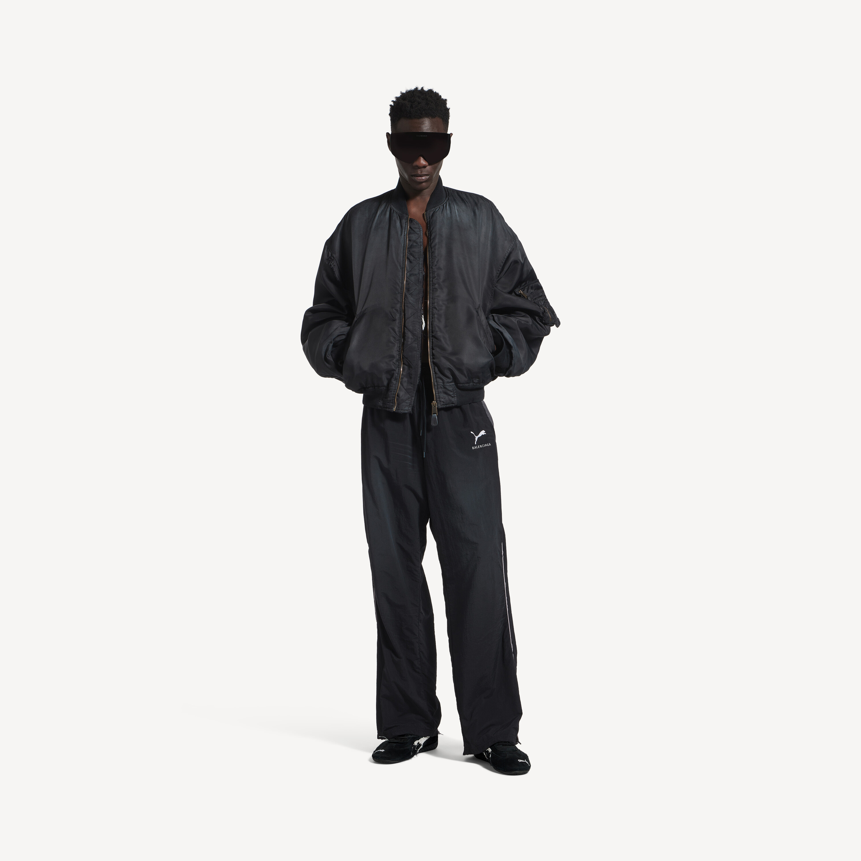Спортивные брюки balenciaga i puma цвета «серый слон». BALENCIAGA, слоновый серый
Спортивные брюки balenciaga i puma цвета «серый слон». BALENCIAGA, слоновый серый