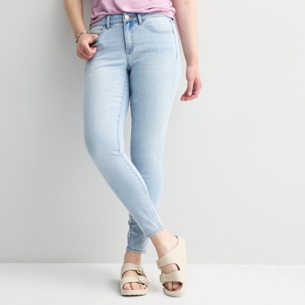 Юниорские облегающие леггинсы с низкой посадкой So, цвет clean light
Юниорские облегающие леггинсы с низкой посадкой So, цвет clean light