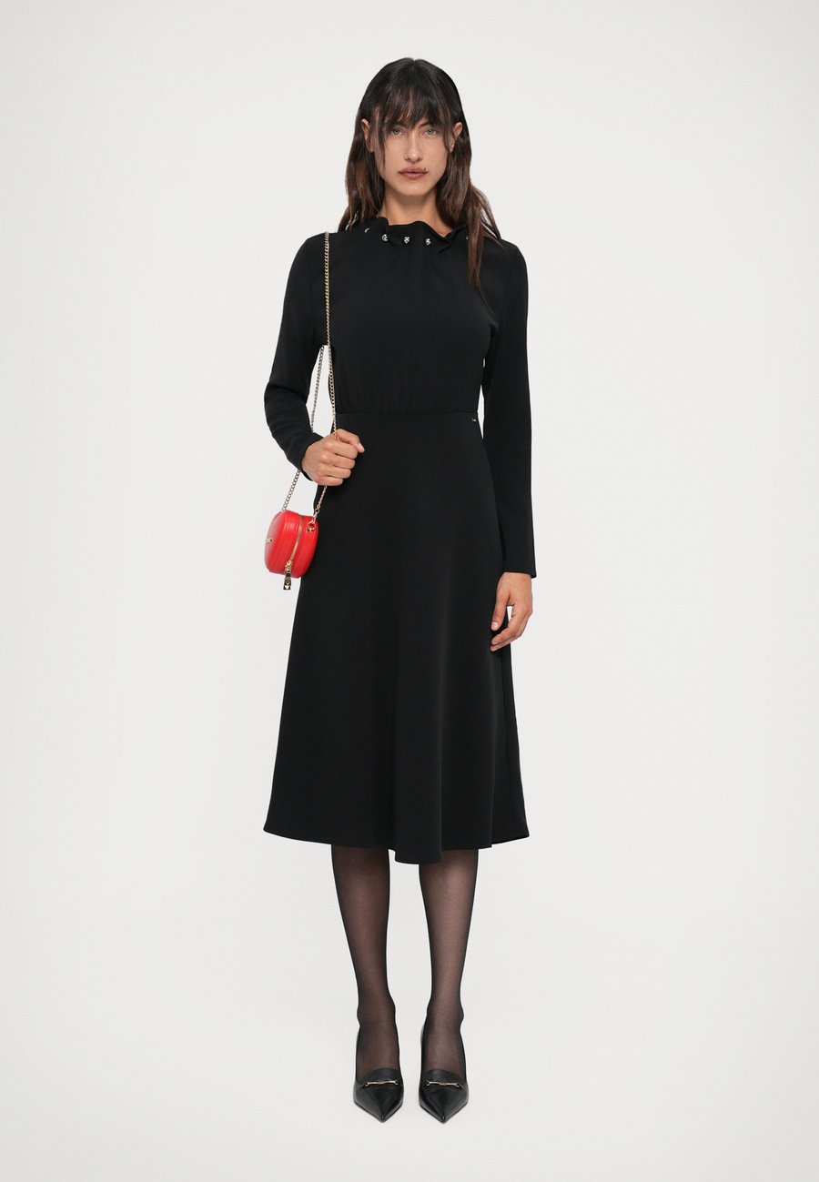 Сумка кросс-боди Love Moschino SMART DAILY BAG, Red
Сумка кросс-боди Love Moschino SMART DAILY BAG, Red