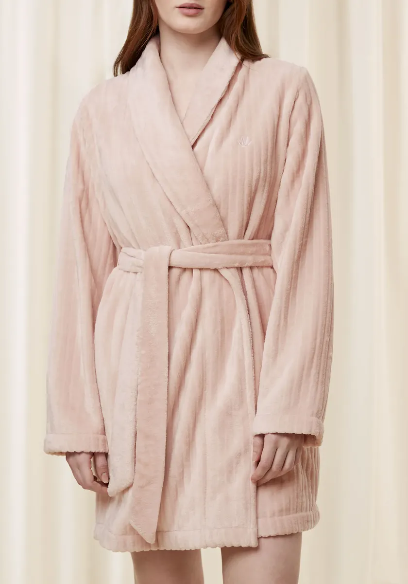 Халат женский Триумф "Robes Fleece Robe 3/4" (с поясом), халат с шалевым воротником Triumph, розовый
Халат женский Триумф "Robes Fleece Robe 3/4" (с поясом), халат с шалевым воротником Triumph, розовый