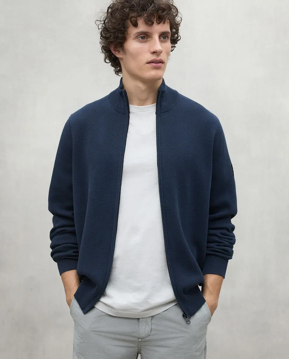 Мужской свитер тонкой вязки с застежкой-молнией Ecoalf, тёмно-синий
Мужской свитер тонкой вязки с застежкой-молнией Ecoalf, тёмно-синий