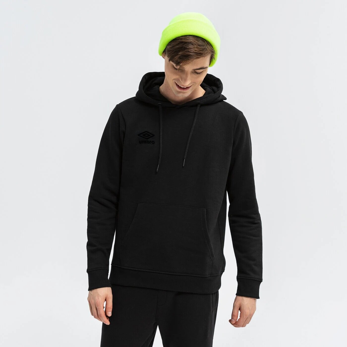 Толстовка Umbro Buho, черный
Толстовка Umbro Buho, черный