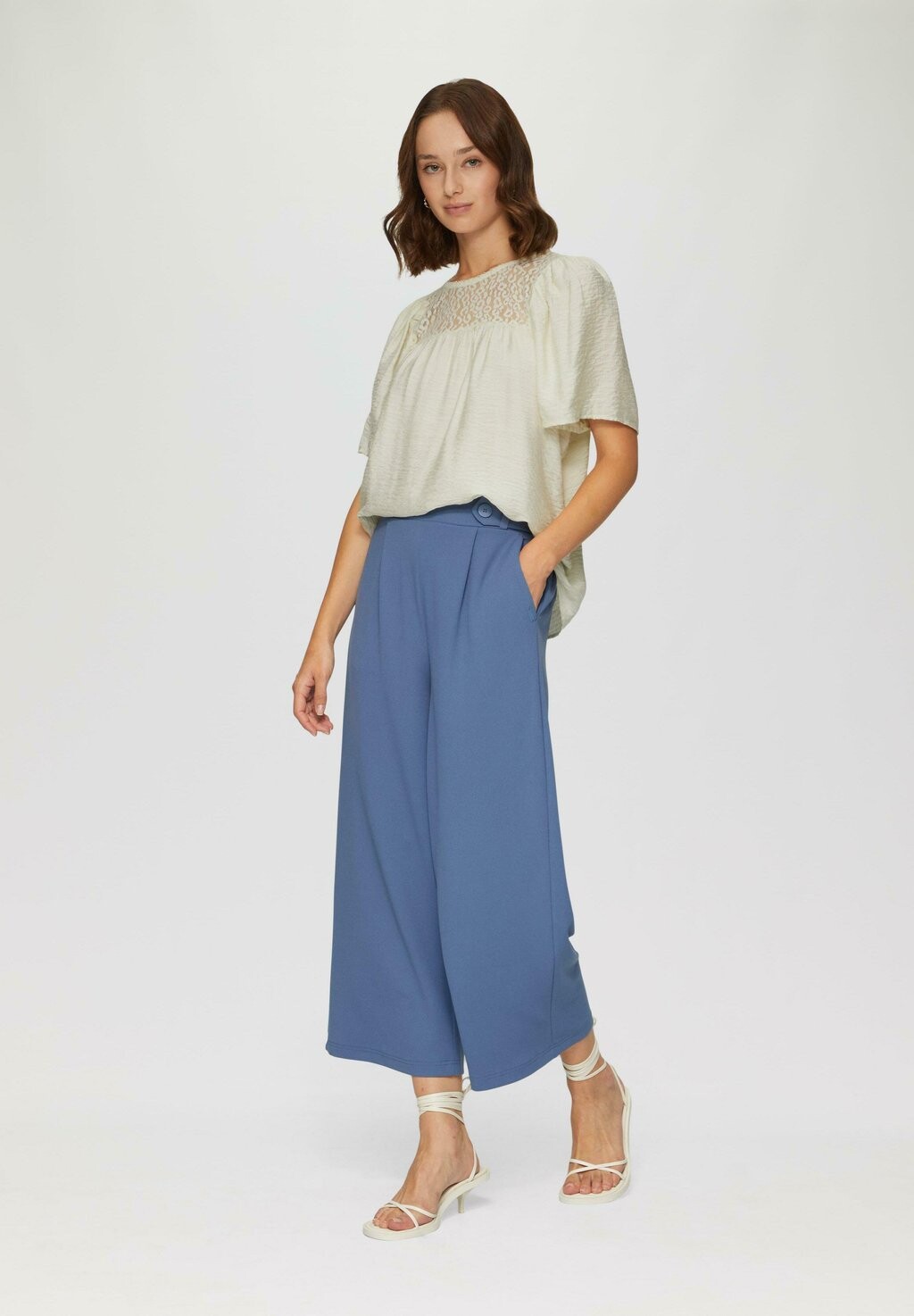 Блуза MIT LEO QS, бежевый
Блуза MIT LEO QS, бежевый