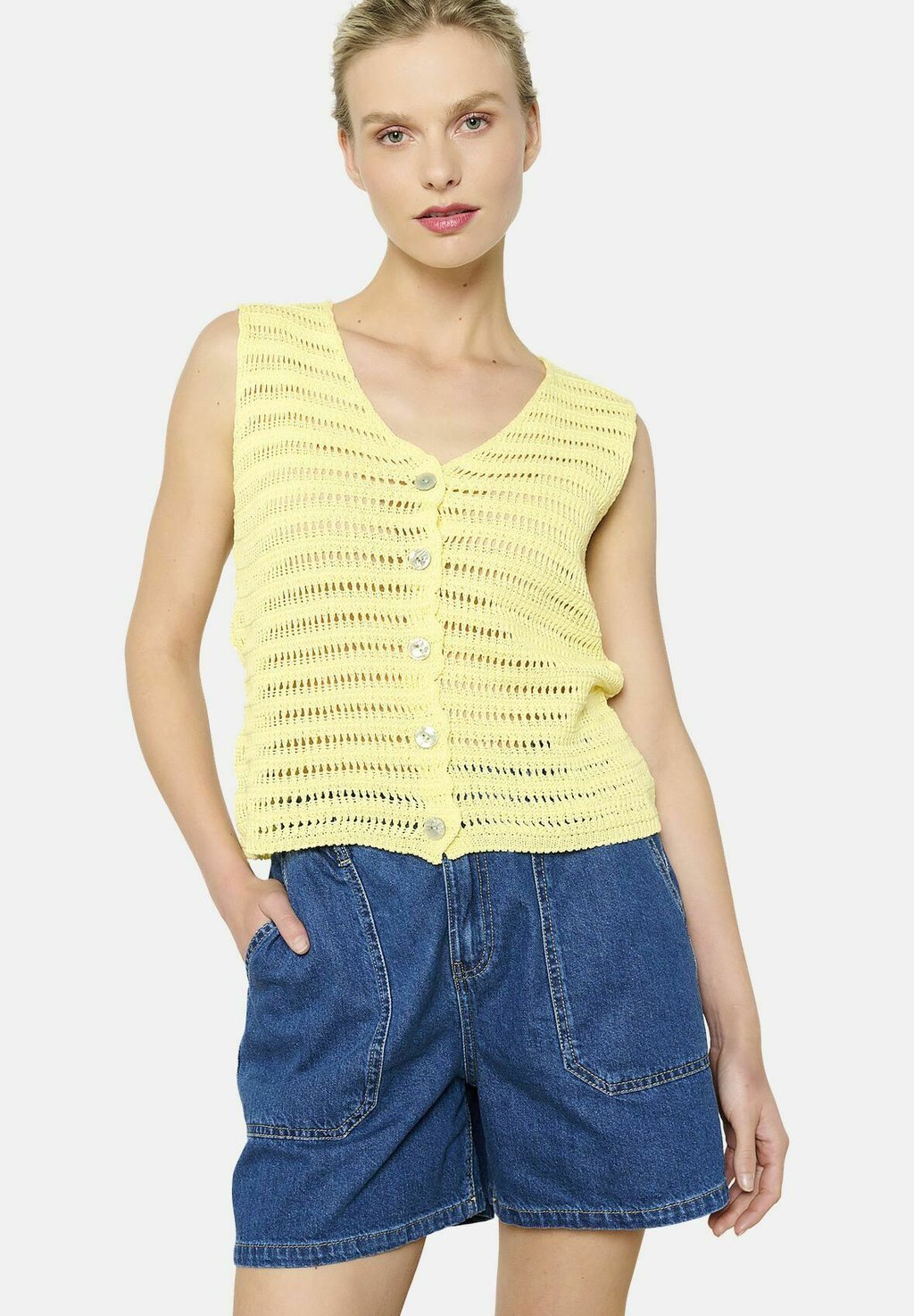 Топ SLEEVELESS LolaLiza, желтый 
Топ SLEEVELESS LolaLiza, желтый
