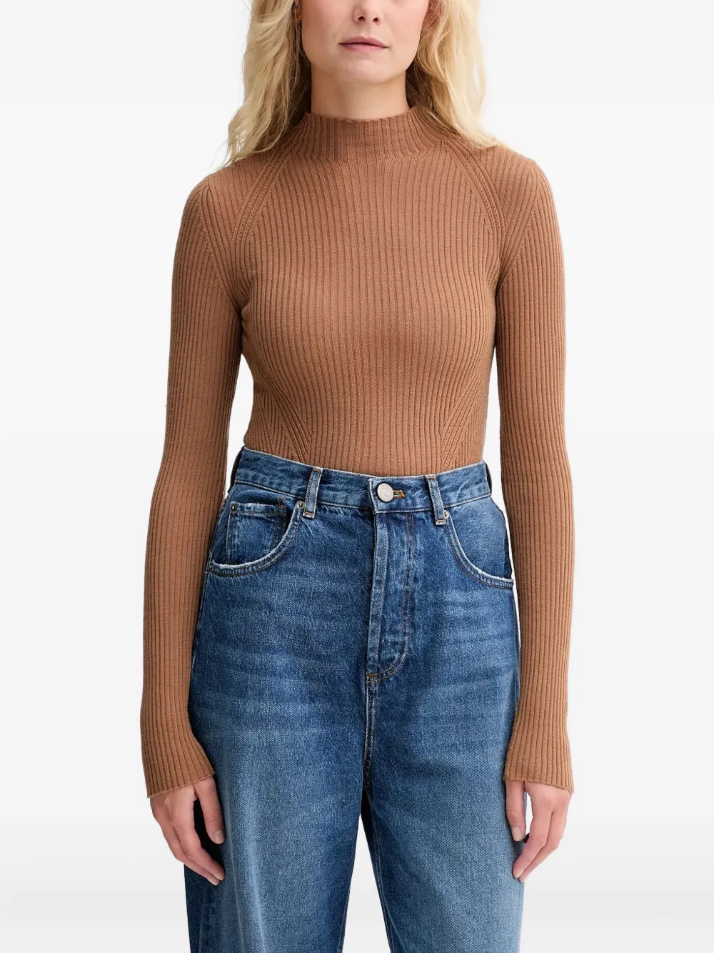 Свитер в рубчик с логотипом Twinset, коричневый
Свитер в рубчик с логотипом Twinset, коричневый