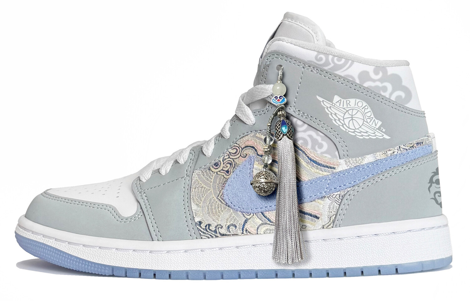 Баскетбольные кроссовки Air 1 Vintage женские с высоким берцем серый белый синий Jordan
Баскетбольные кроссовки Air 1 Vintage женские с высоким берцем серый белый синий Jordan