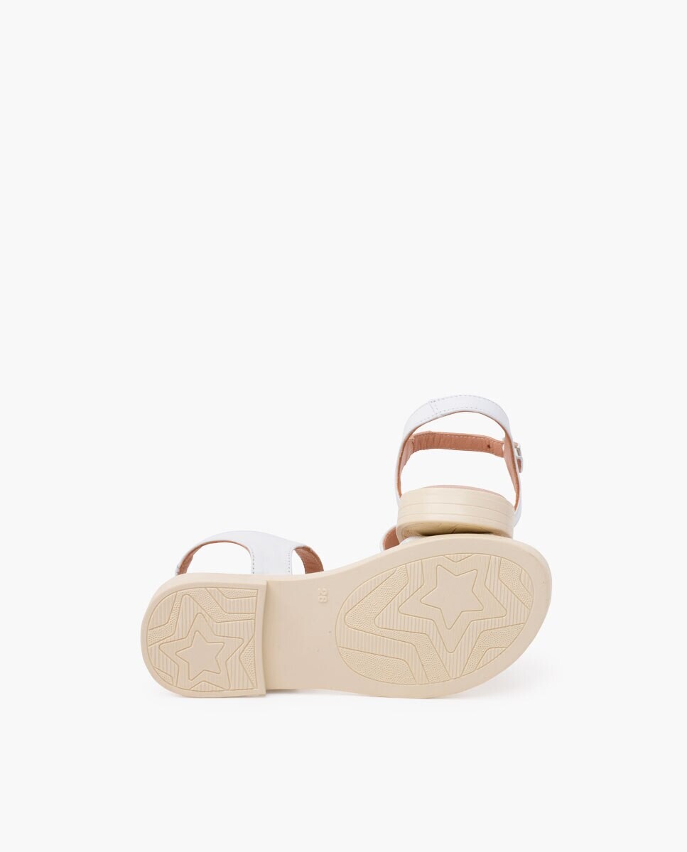 Открытые кожаные босоножки для девочки с глубоким вырезом на верху Pisamonas, белый
Открытые кожаные босоножки для девочки с глубоким вырезом на верху Pisamonas, белый