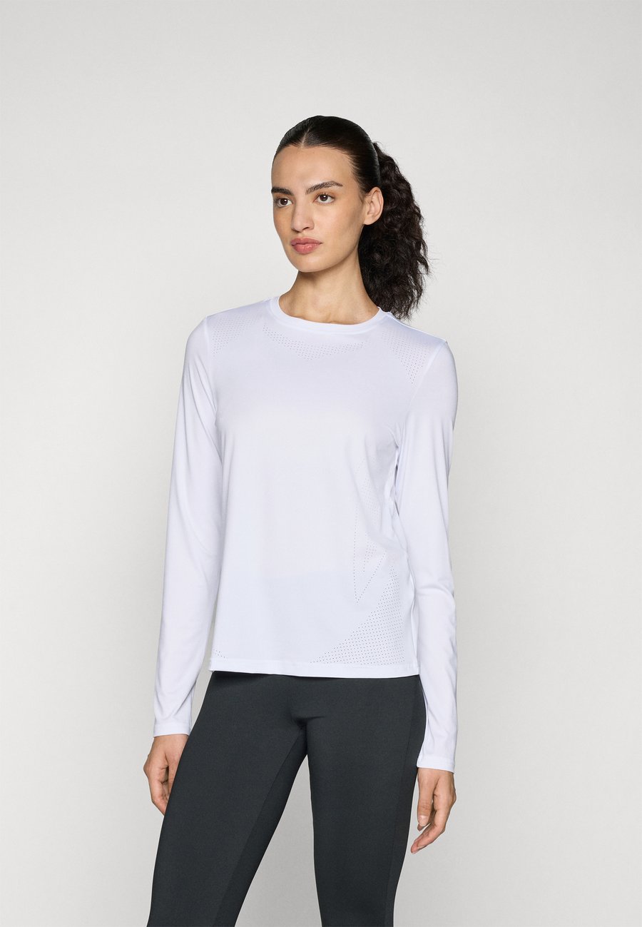 Топ ONLY Play ONPJUA ON TEE, White
Топ ONLY Play ONPJUA ON TEE, White