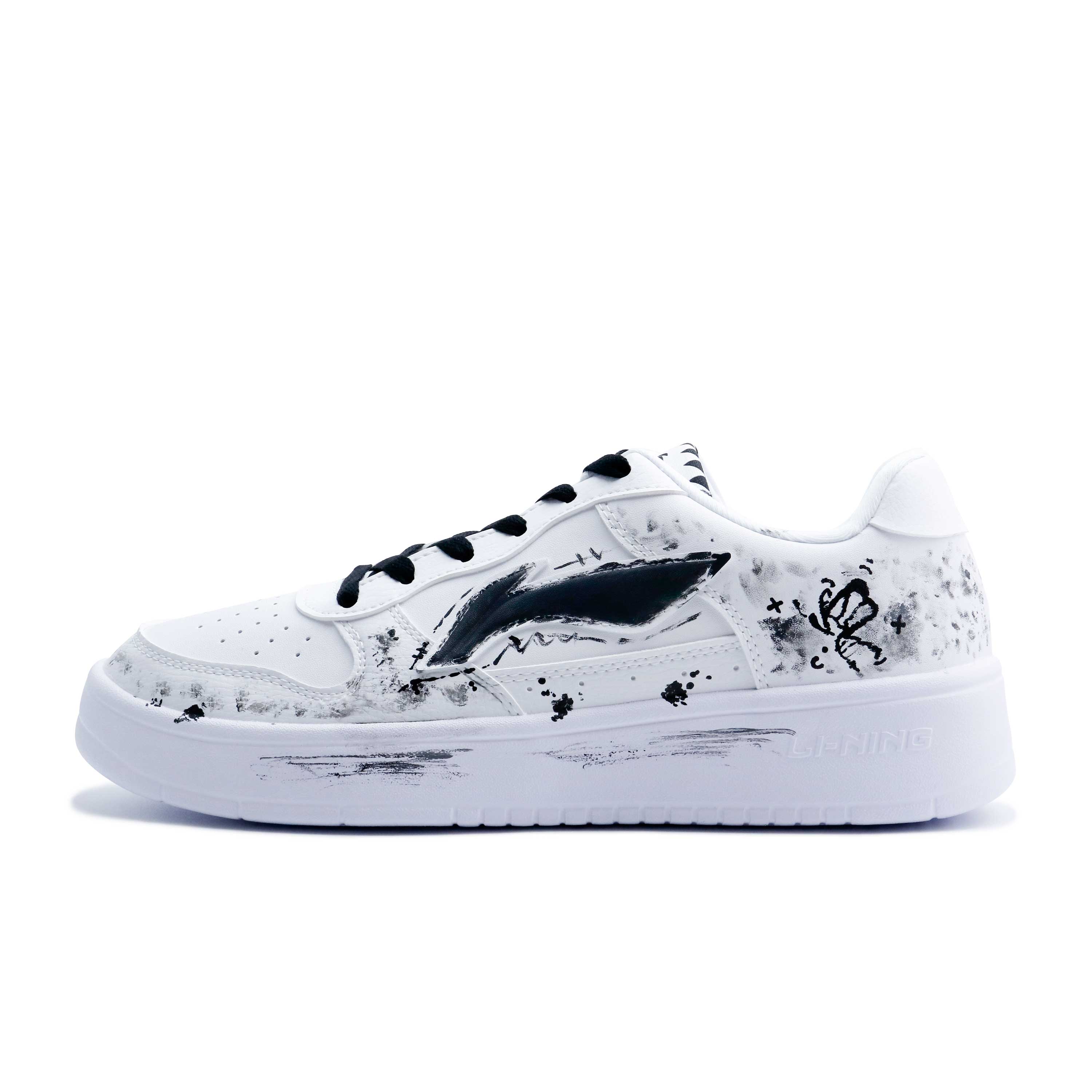 LiNing Pontoon Boats Сбалансированные, легкие и дышащие низкие скейтерские кроссовки унисекс черно-белые, цвет Black White
LiNing Pontoon Boats Сбалансированные, легкие и дышащие низкие скейтерские кроссовки унисекс черно-белые, цвет Black White