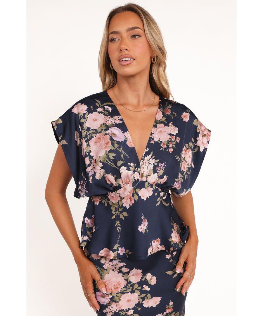 Женская блузка Ricki - темно-синяя с цветочным принтом Petal and Pup, Blue
Женская блузка Ricki - темно-синяя с цветочным принтом Petal and Pup, Blue
