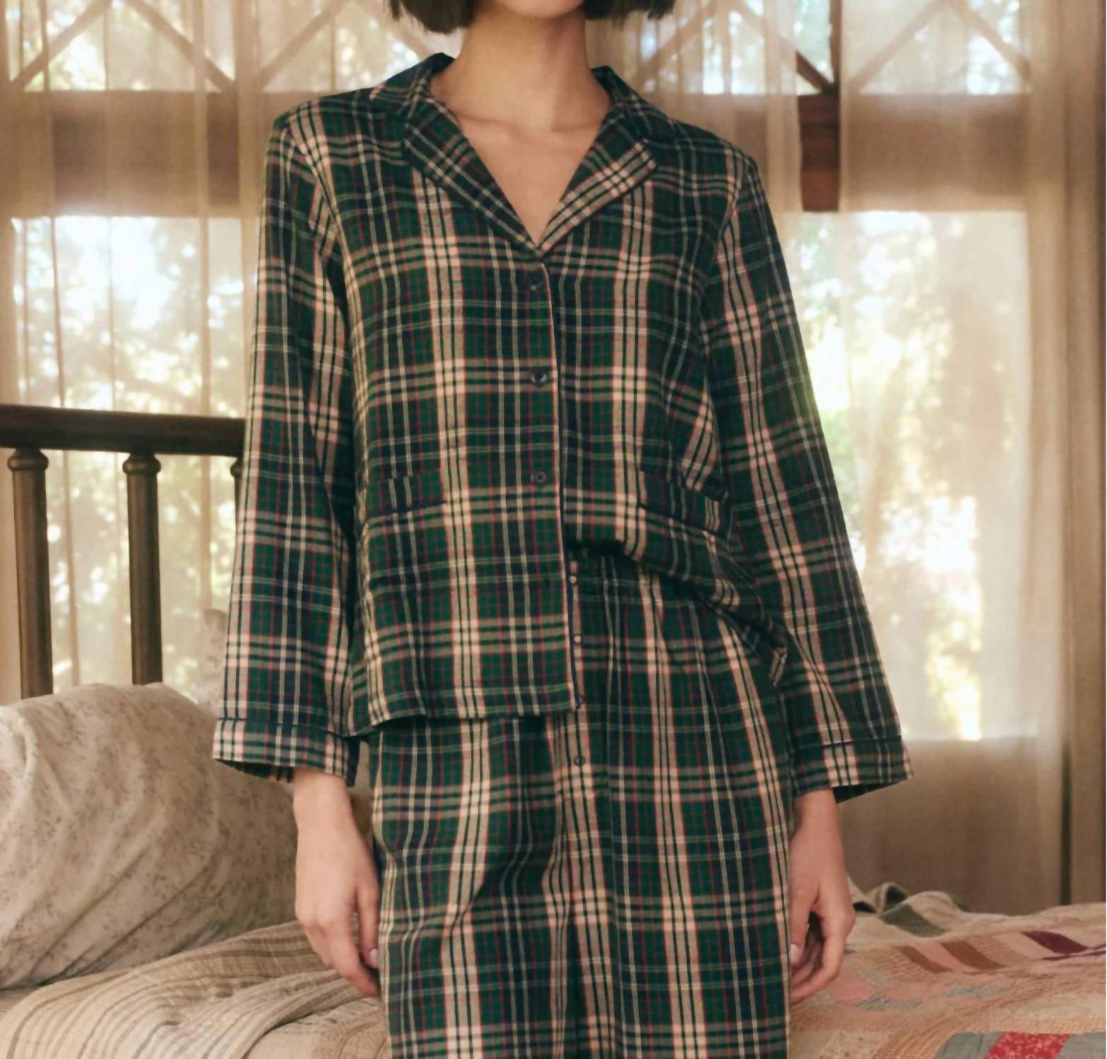 Укороченный верх пижамы в клетку с рисунком из сосновых иголок THE GREAT, цвет pine needle plaid
Укороченный верх пижамы в клетку с рисунком из сосновых иголок THE GREAT, цвет pine needle plaid