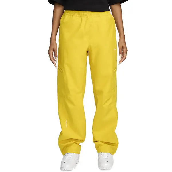 Брюки x nocta drake l'art apex tech pant 'vivid sulfur sail' Nike, серый
Брюки x nocta drake l'art apex tech pant 'vivid sulfur sail' Nike, серый