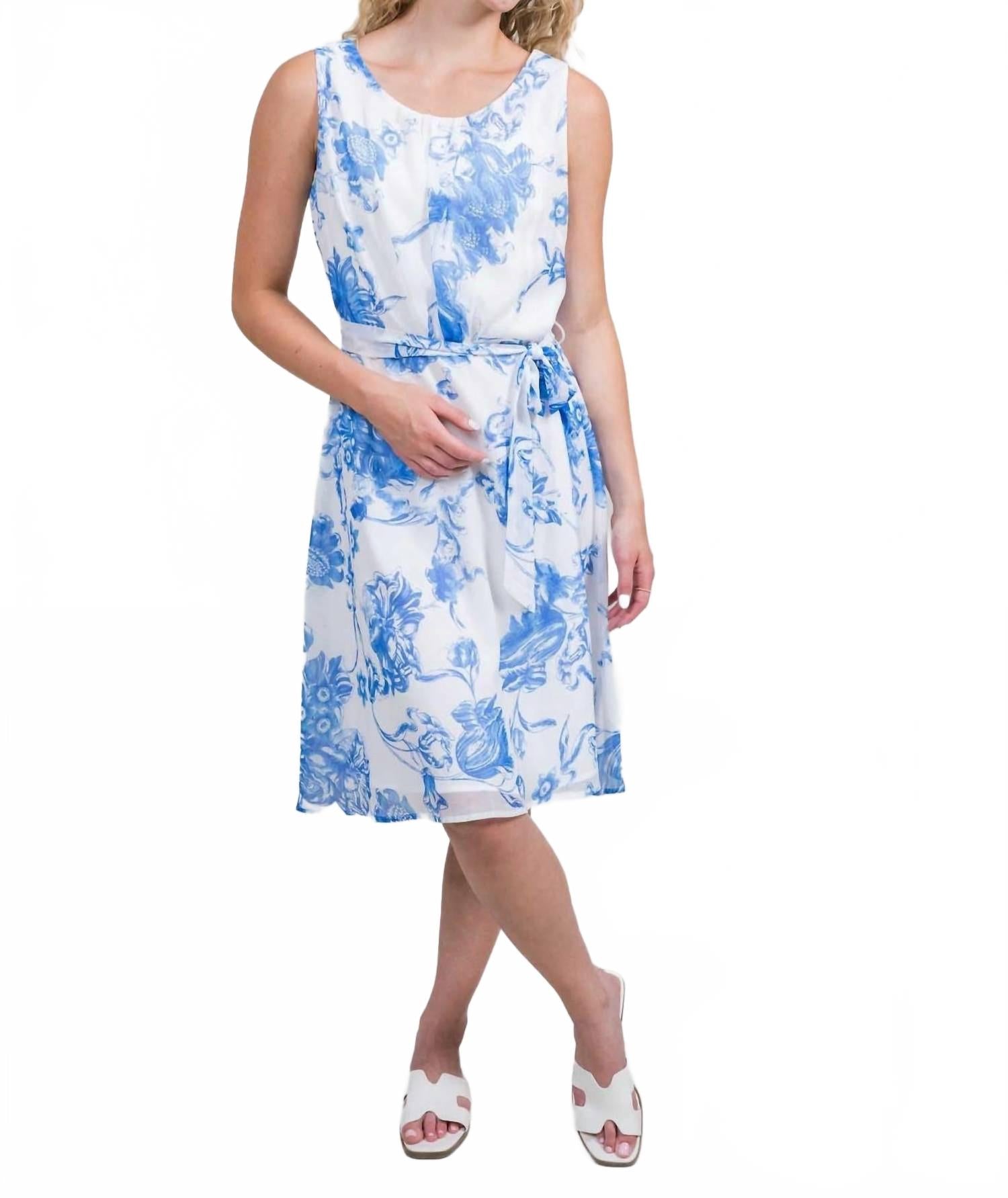 Синий и белый платье с поясом на подкладке TRISHA TYLER
Синий и белый платье с поясом на подкладке TRISHA TYLER