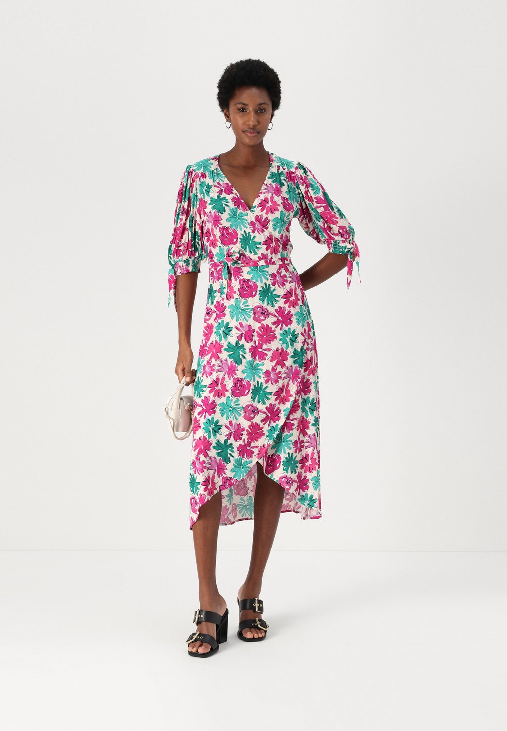 Повседневное платье HANNAH DRESS Fabienne Chapot, зеленый
Повседневное платье HANNAH DRESS Fabienne Chapot, зеленый