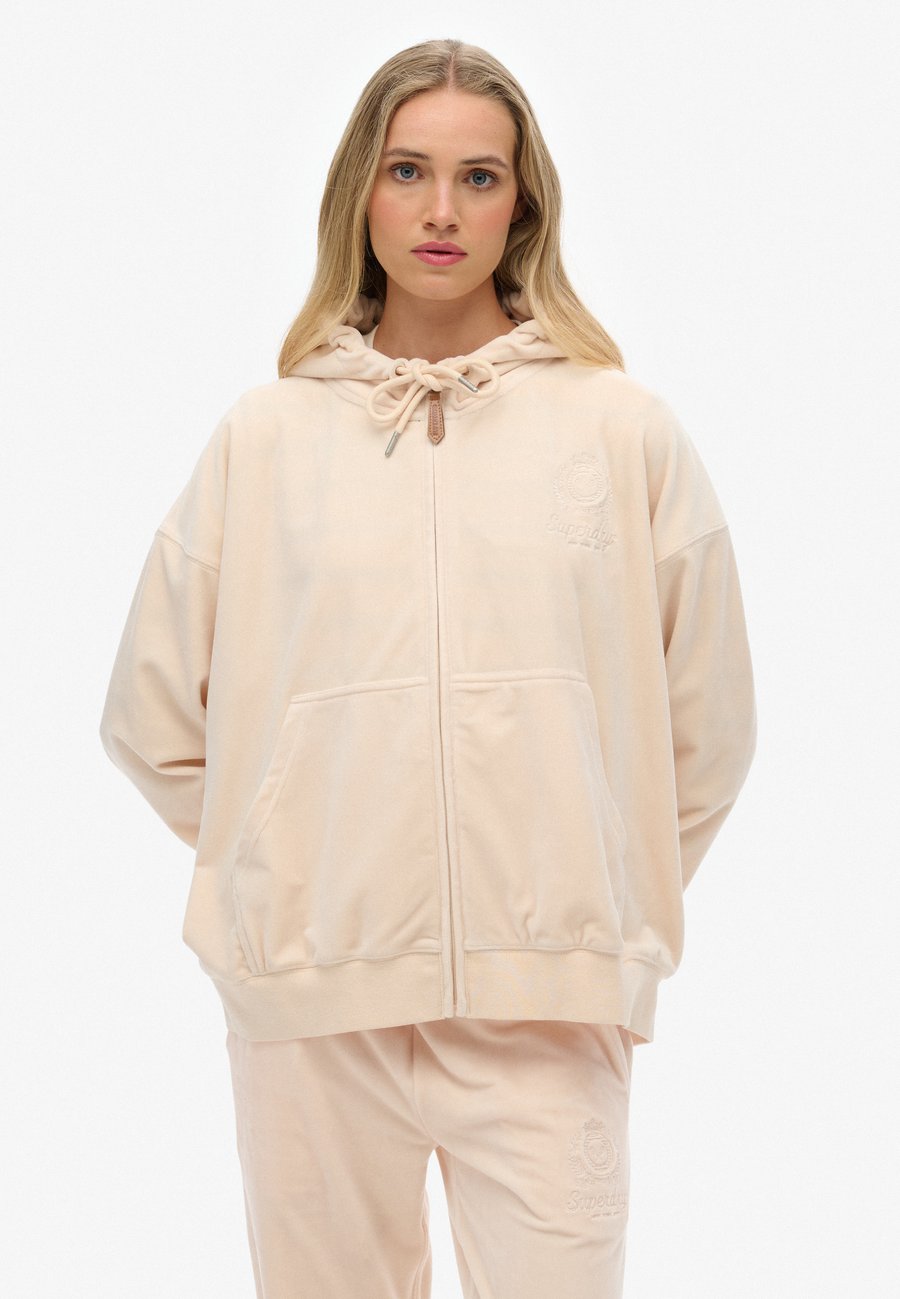 Толстовка Superdry & Co COUNTRY CLUB HOODIE, Pink Tint/Pink
Толстовка Superdry & Co COUNTRY CLUB HOODIE, Pink Tint/Pink