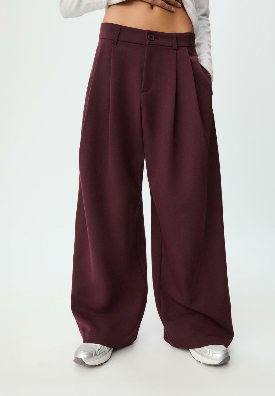 Брюки Stradivarius WIDE LEG SMART WITH DARTS, Dark Red
Брюки Stradivarius WIDE LEG SMART WITH DARTS, Dark Red