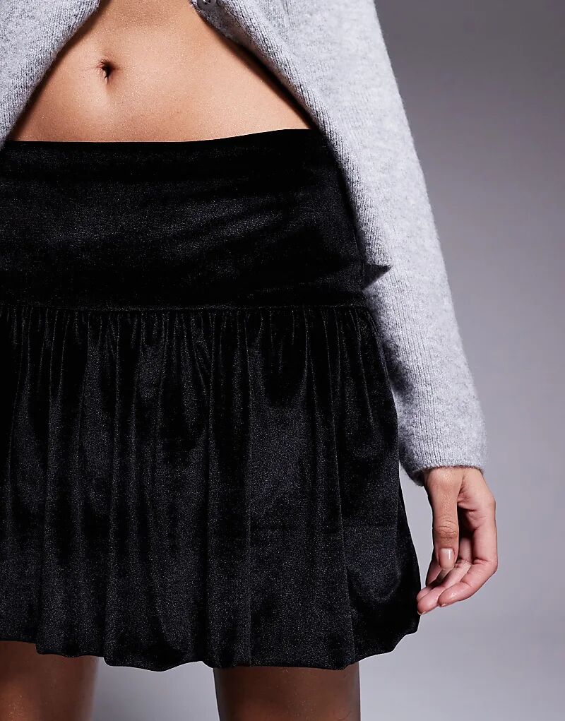 Мини-юбка из бархата с подолом-пузырем черного цвета ASOS DESIGN
Мини-юбка из бархата с подолом-пузырем черного цвета ASOS DESIGN