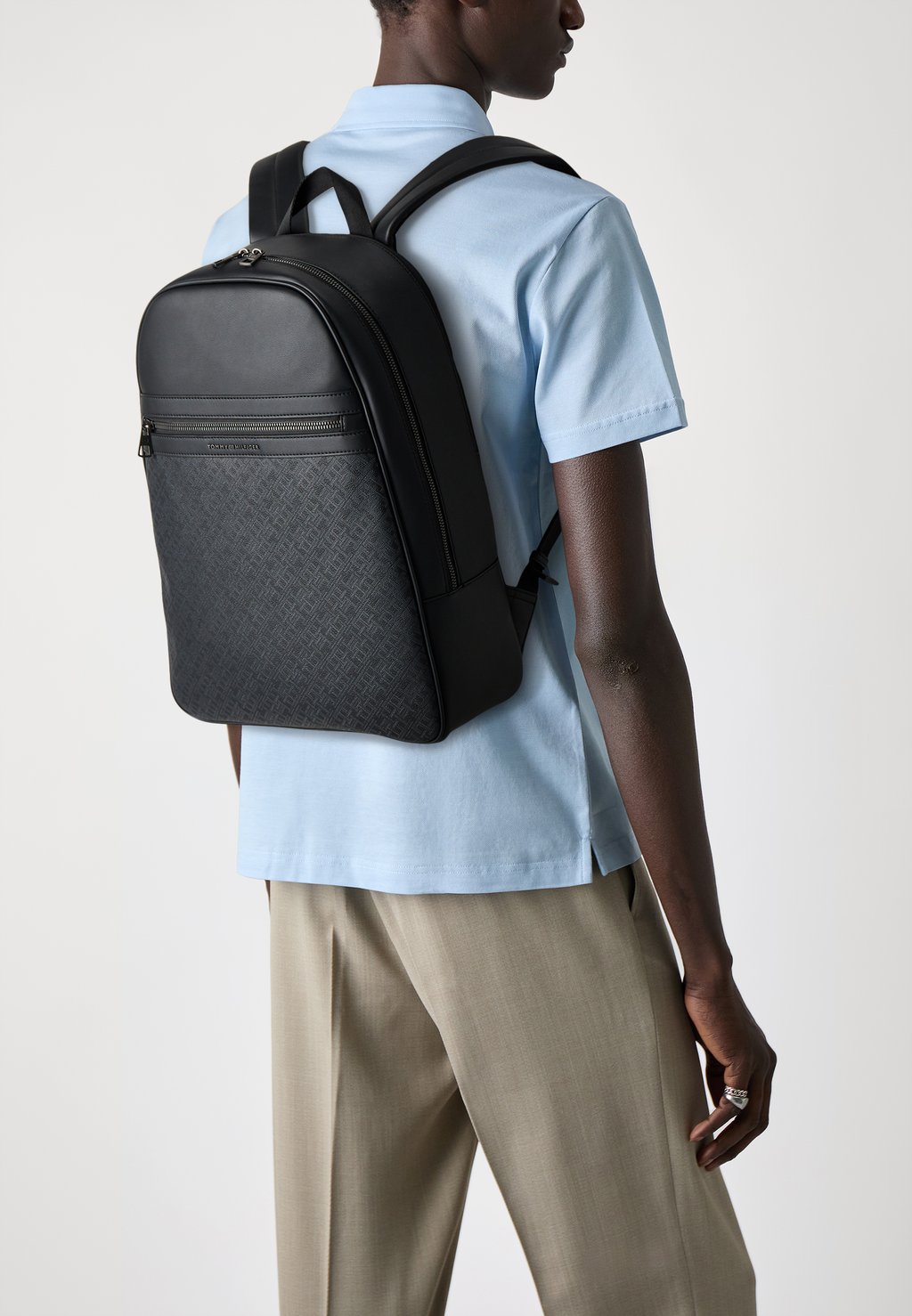 Рюкзак MONOGRAM BACKPACK Tommy Hilfiger, черный 
Рюкзак MONOGRAM BACKPACK Tommy Hilfiger, черный