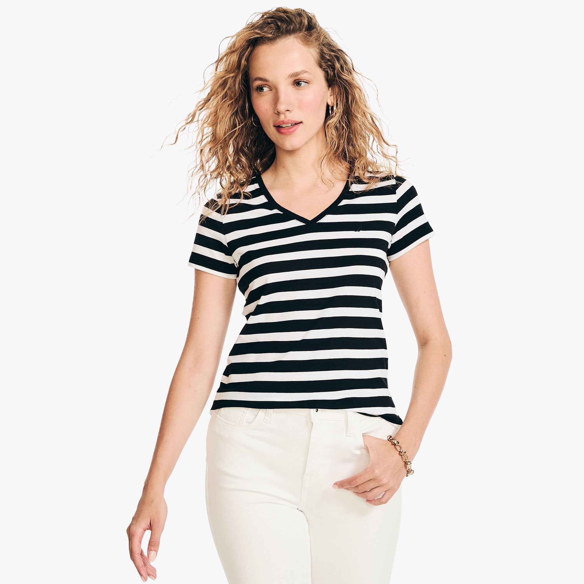 Женская полосатая футболка Nautica с V-образным вырезом, цвет true black
Женская полосатая футболка Nautica с V-образным вырезом, цвет true black