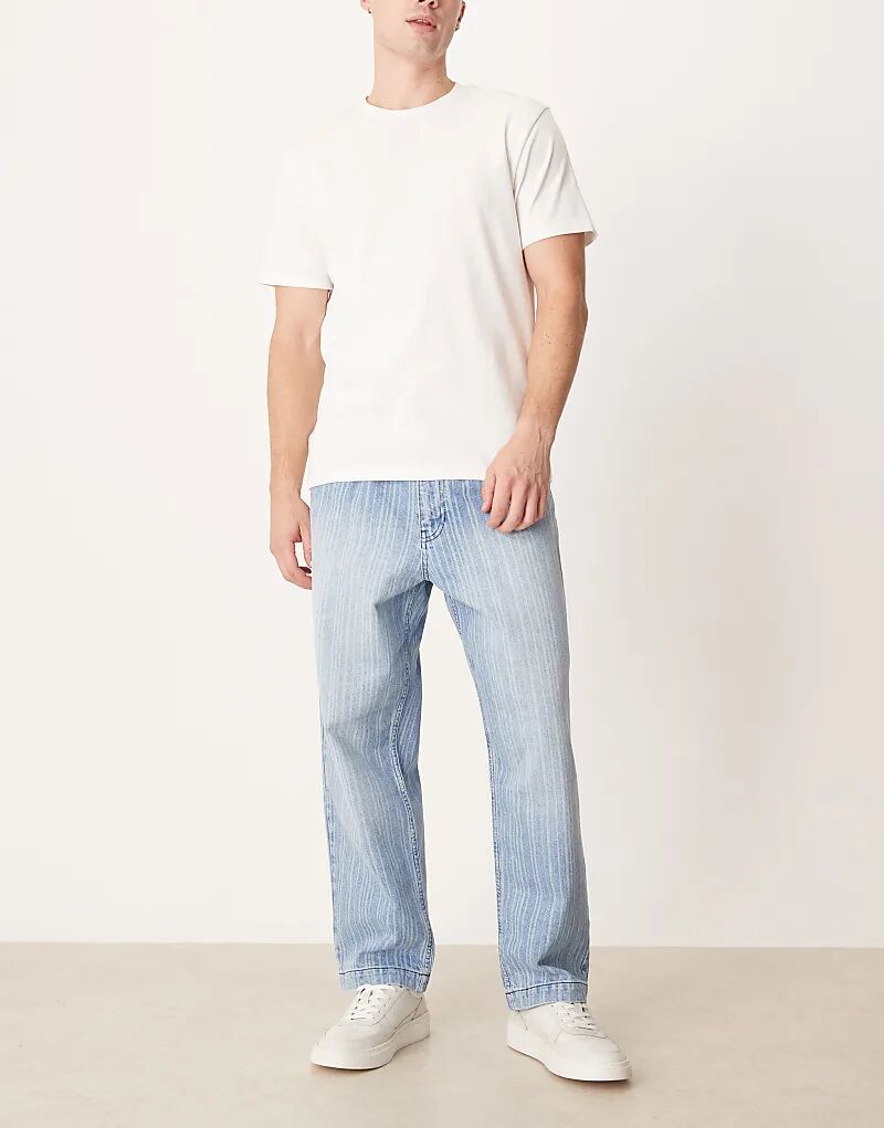 Свободные зауженные джинсы ASOS DESIGN светло-голубого цвета с полосатым принтом
Свободные зауженные джинсы ASOS DESIGN светло-голубого цвета с полосатым принтом