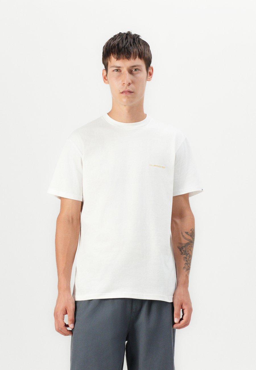 Футболка Quiksilver DESERT WAVES UNISEX, White, Белый, Футболка Quiksilver DESERT WAVES UNISEX, White
Футболка Quiksilver DESERT WAVES UNISEX, White, Белый, Футболка Quiksilver DESERT WAVES UNISEX, White