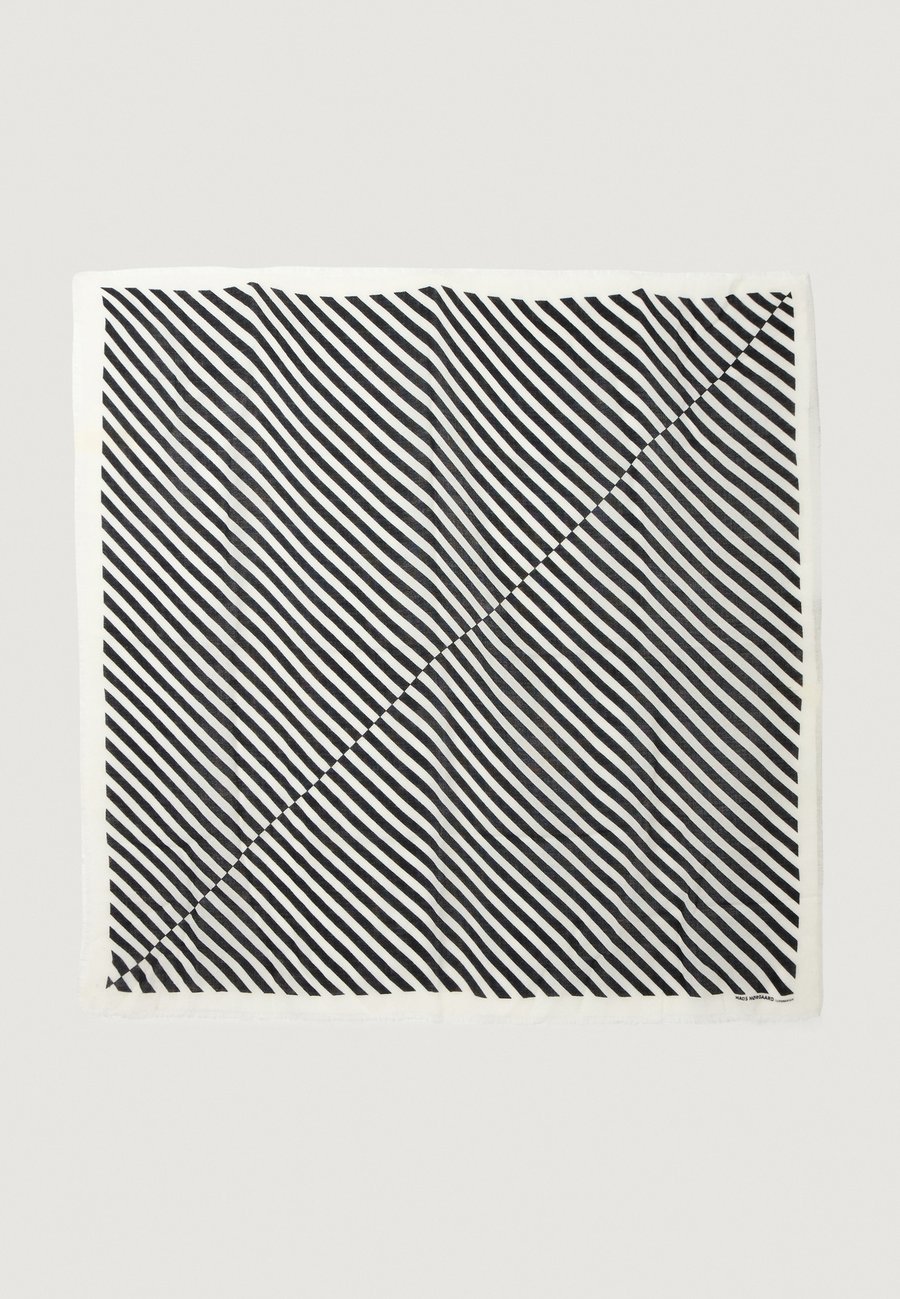 Шарф Mads Nørgaard SOFT UNISEX SELF SCARF, Black
Шарф Mads Nørgaard SOFT UNISEX SELF SCARF, Black