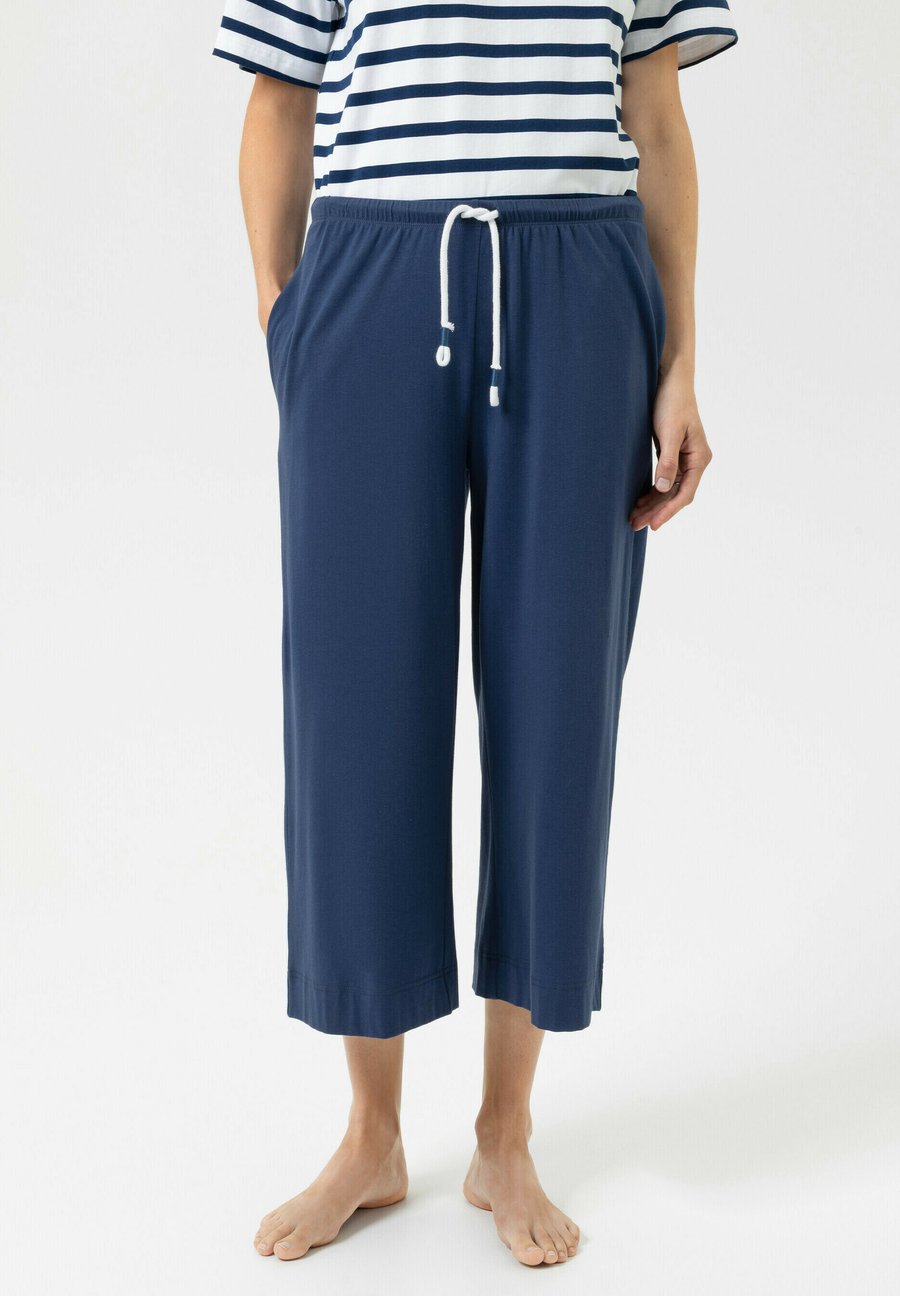 Пижамные брюки mey CULOTTE SERIE SOLID LOVE, Blue Zodiac/Dark Blue
Пижамные брюки mey CULOTTE SERIE SOLID LOVE, Blue Zodiac/Dark Blue