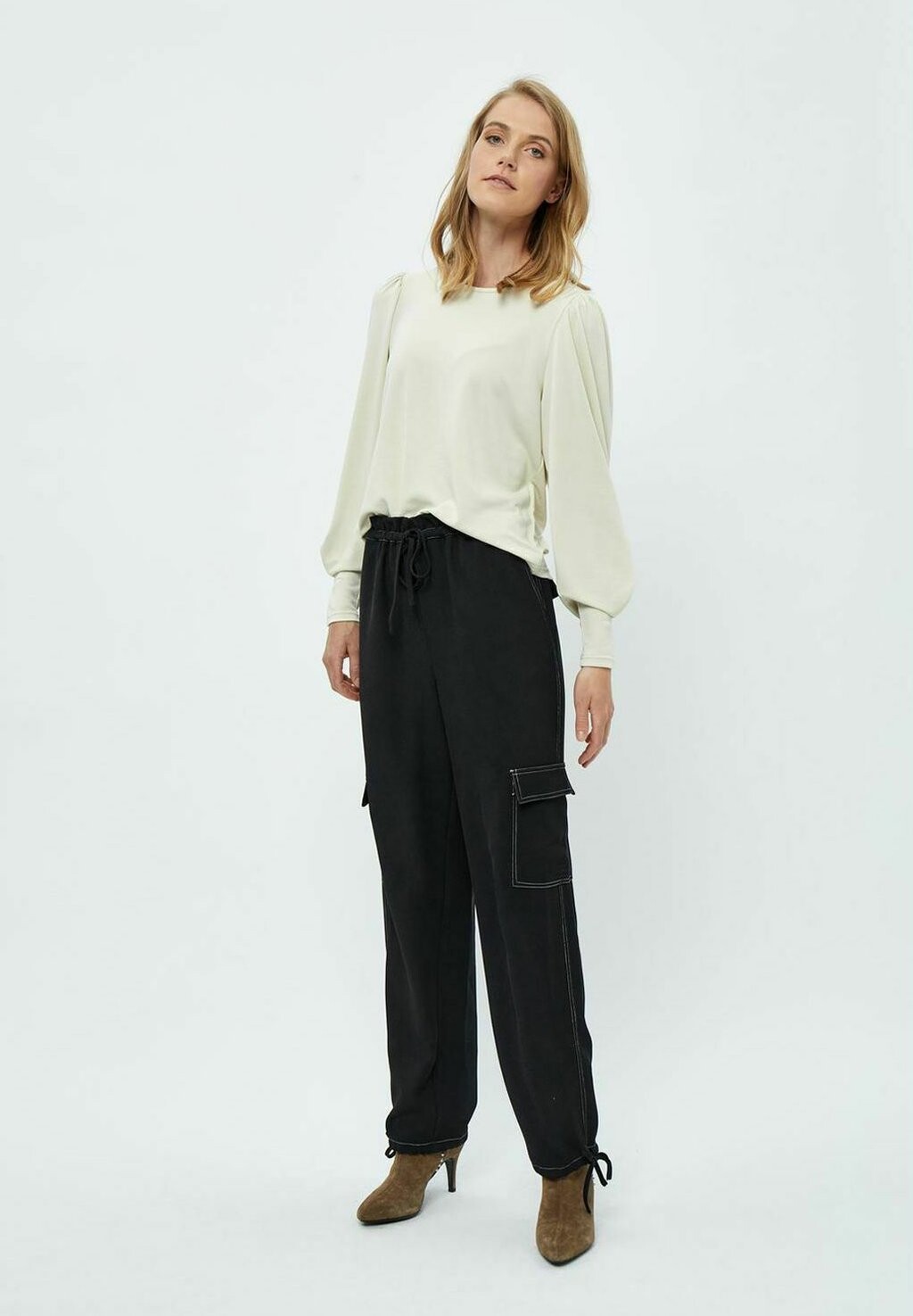 Блуза MSREYNA LONG SLEEVE Minus, бежевый
Блуза MSREYNA LONG SLEEVE Minus, бежевый