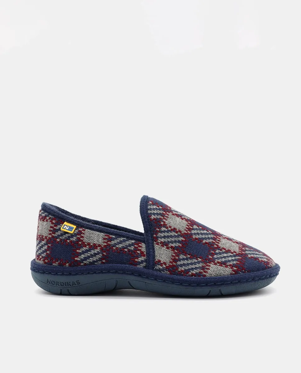 Закрытые мужские кроссовки из ткани Nordikas, синий
Закрытые мужские кроссовки из ткани Nordikas, синий