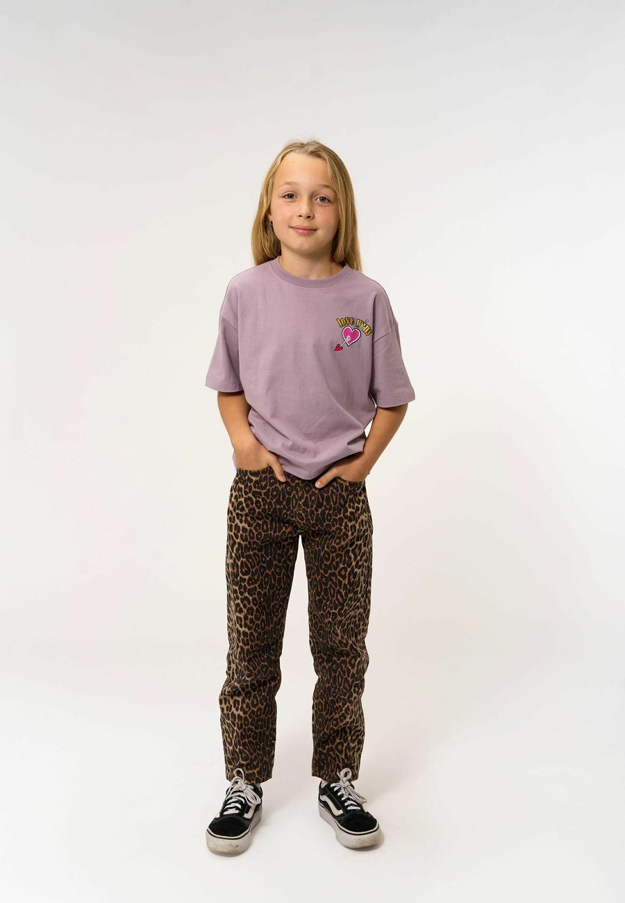 Футболка The New TEE, Gray Ridge/Purple, Фиолетовый, Футболка The New TEE, Gray Ridge/Purple
Футболка The New TEE, Gray Ridge/Purple, Фиолетовый, Футболка The New TEE, Gray Ridge/Purple