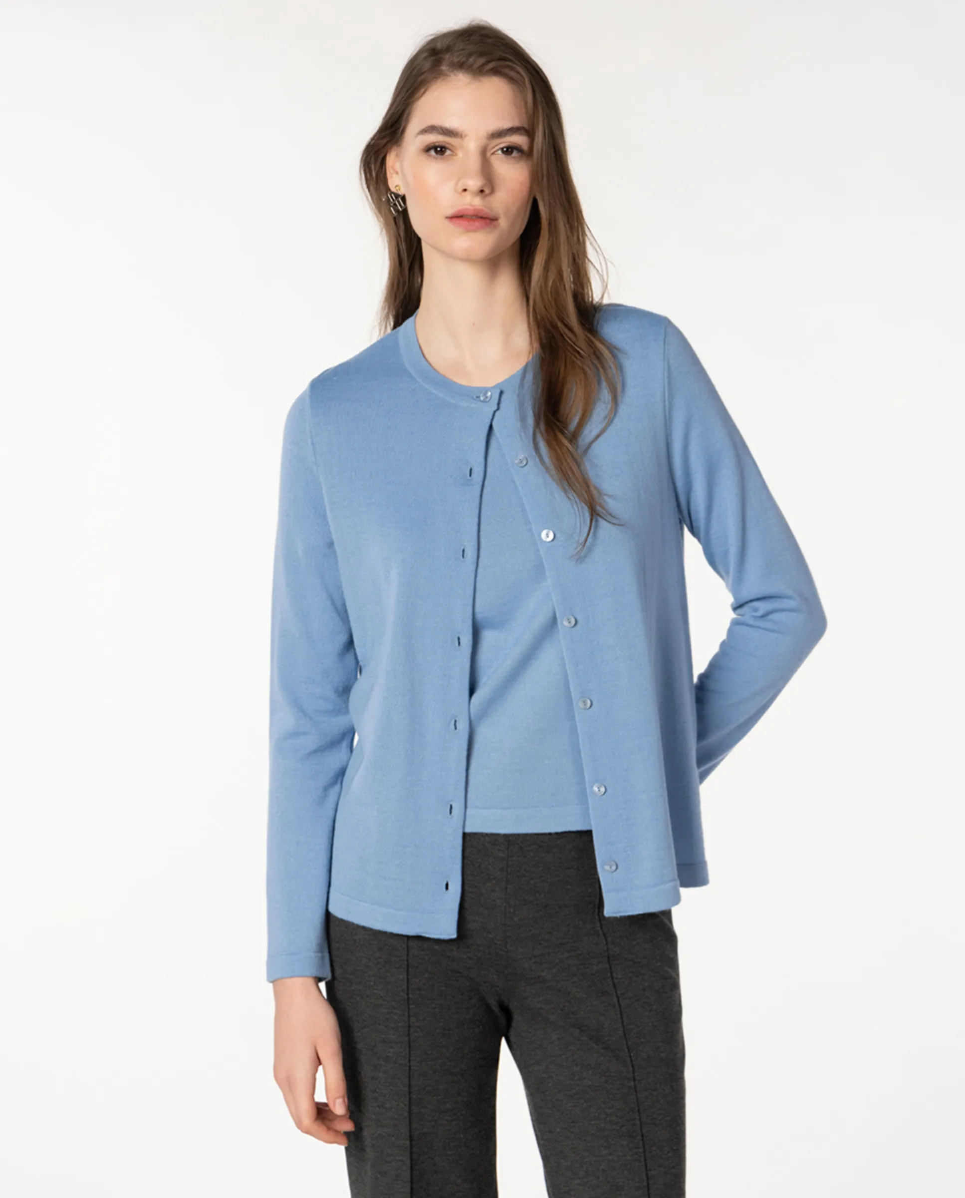 Женский кардиган из гладкой пряжи с длинными рукавами Naulover, светло-голубой
Женский кардиган из гладкой пряжи с длинными рукавами Naulover, светло-голубой