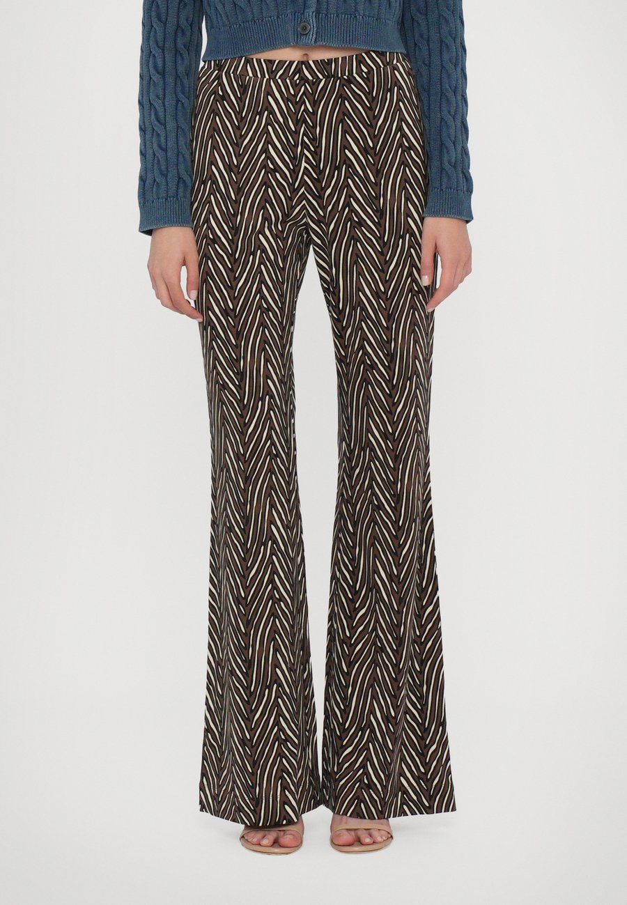 Брюки Diane von Furstenberg BROOKLYN PANTS, Brown
Брюки Diane von Furstenberg BROOKLYN PANTS, Brown