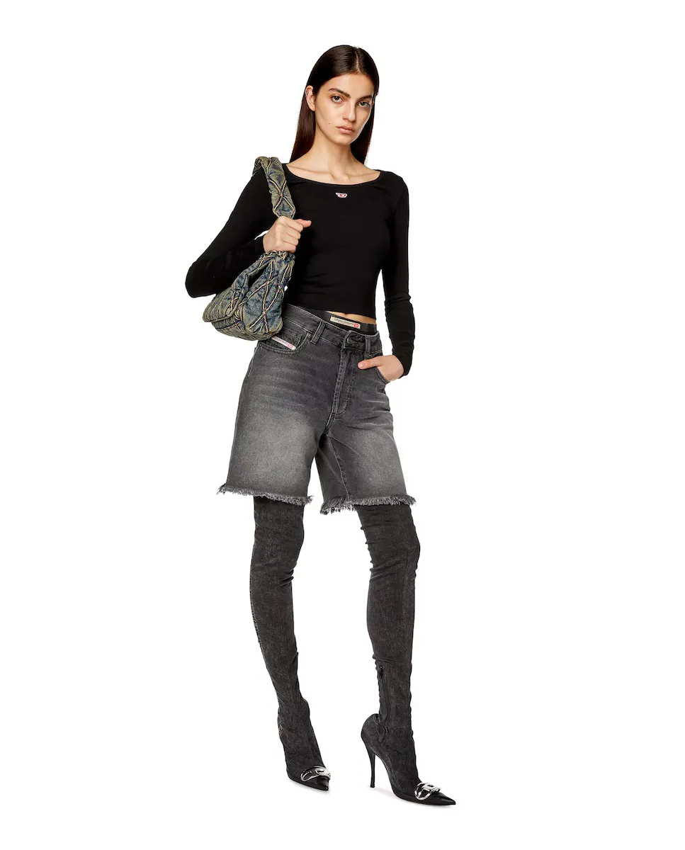 Женская футболка с длинными рукавами и логотипом Diesel, черный
Женская футболка с длинными рукавами и логотипом Diesel, черный