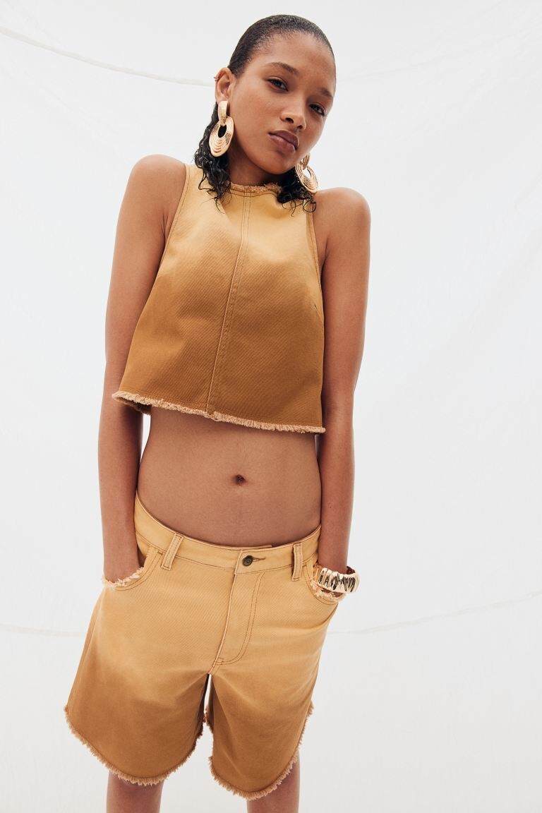 Шорты-Бермуды с бахромой по краям H&M, коричневый
Шорты-Бермуды с бахромой по краям H&M, коричневый