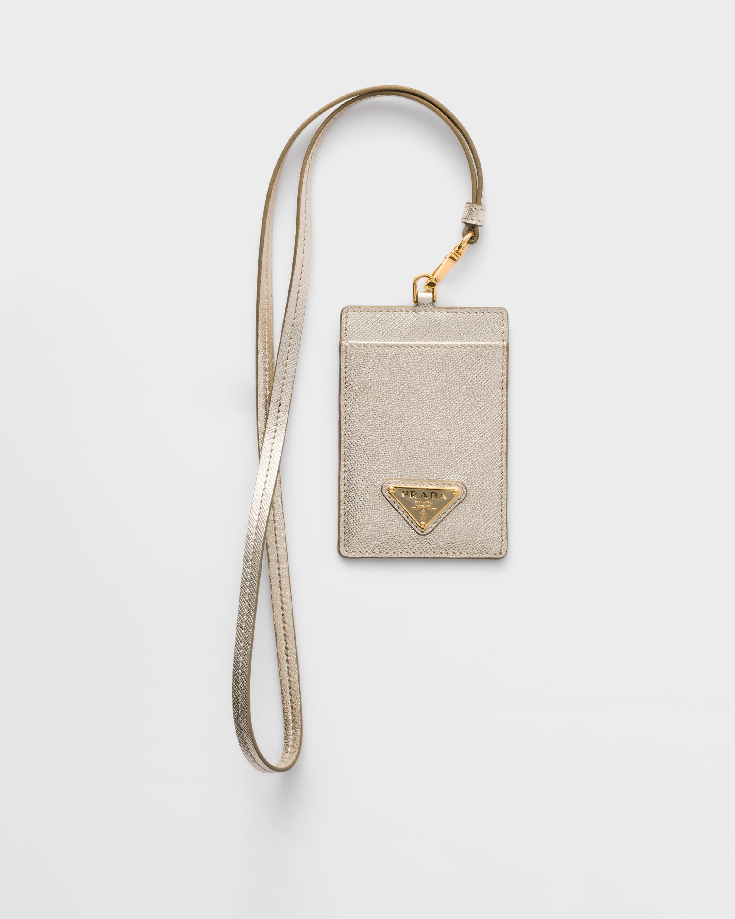 Футляр для бейджа из сафьяновой кожи Prada, пирит
Футляр для бейджа из сафьяновой кожи Prada, пирит