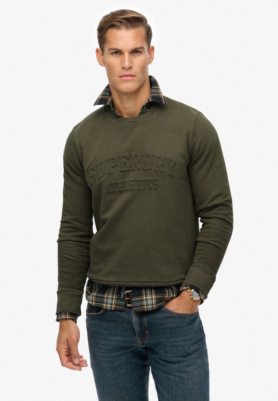 Толстовка Superdry & Co ATHLETIC EMBOSSED, Surplus Goods Olive Green/Green
Толстовка Superdry & Co ATHLETIC EMBOSSED, Surplus Goods Olive Green/Green
