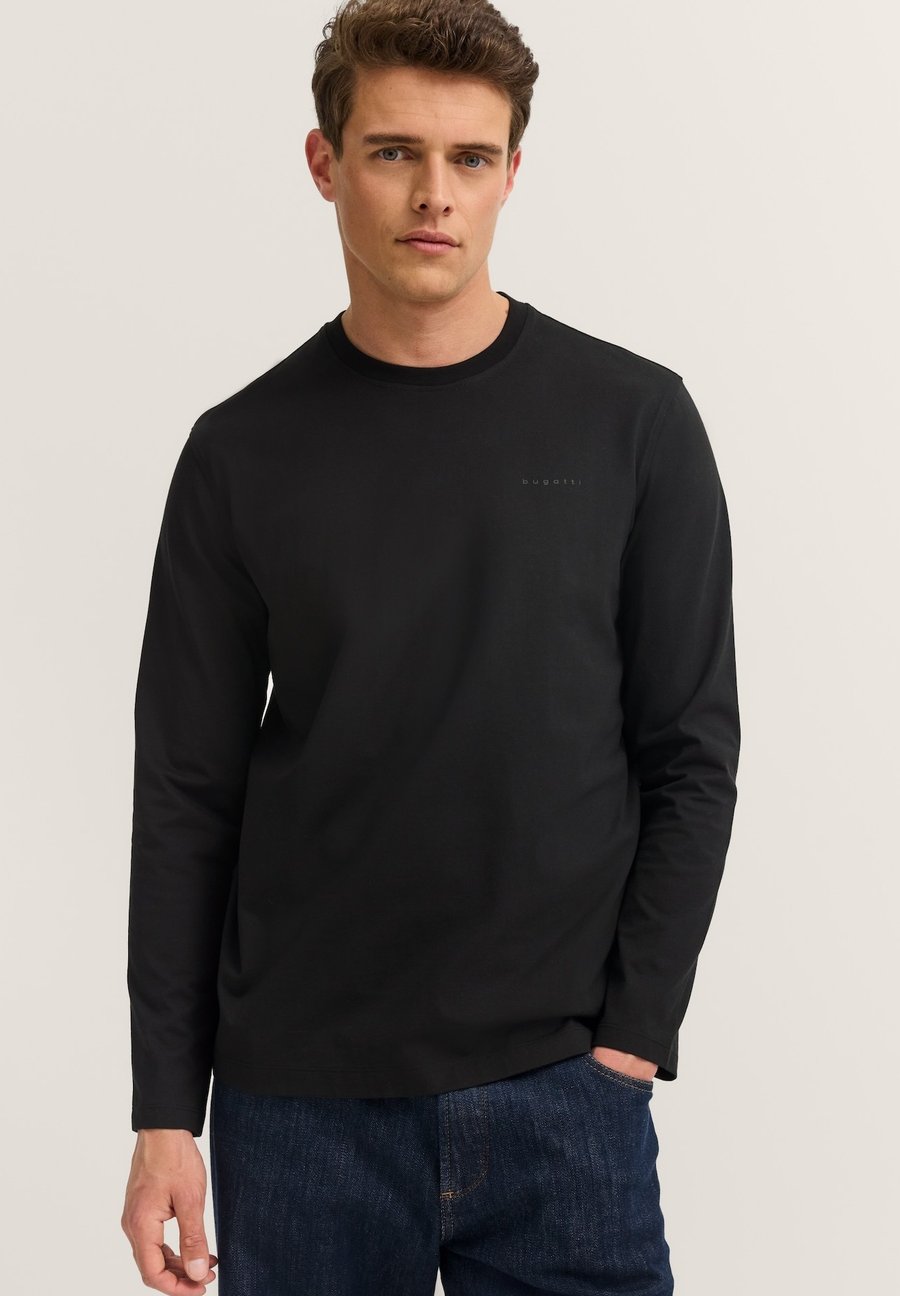Топ bugatti LANGARM IM MODERN FIT, Schwarz/Black
Топ bugatti LANGARM IM MODERN FIT, Schwarz/Black