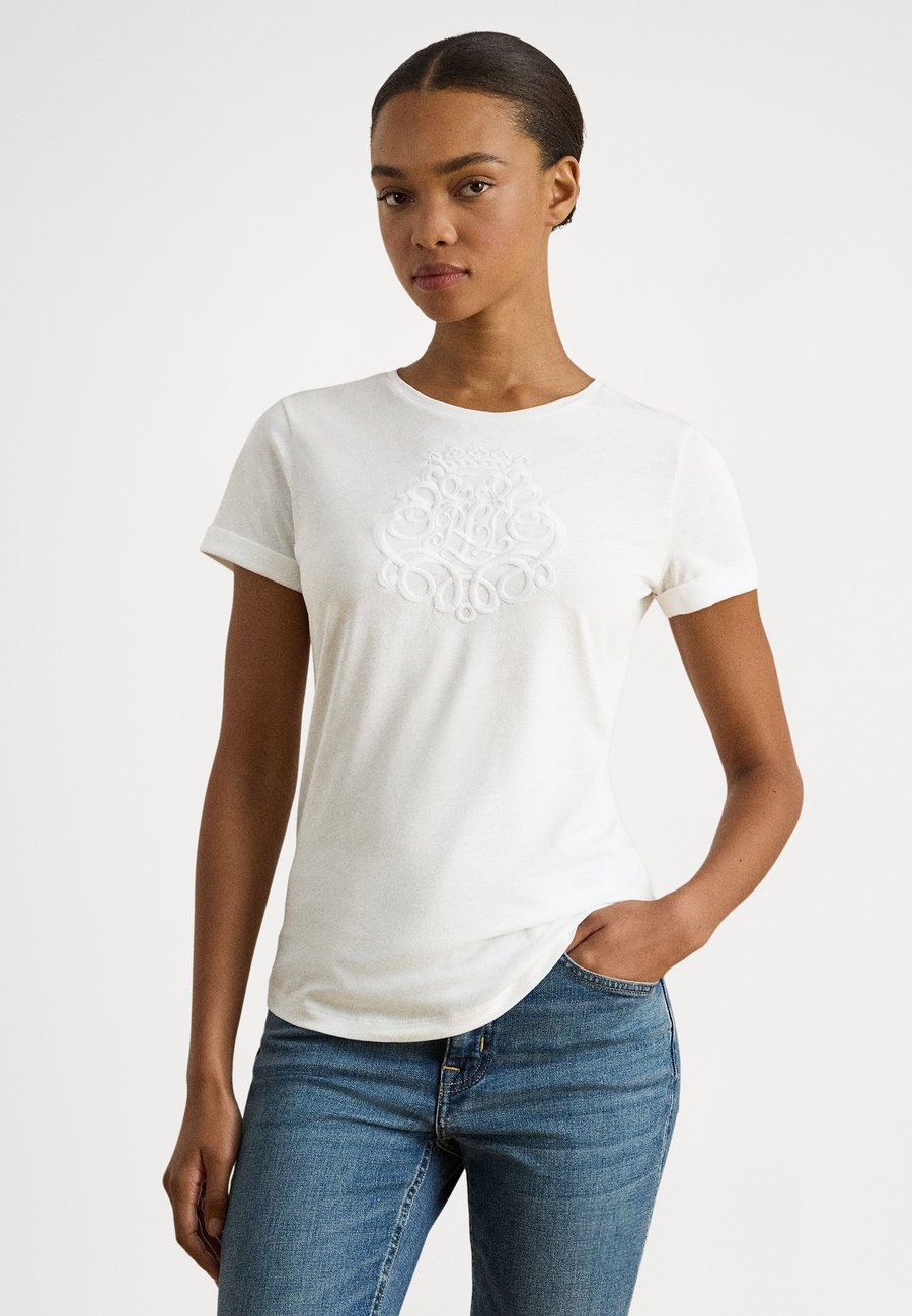 Футболка Lauren Ralph Lauren EMBROIDERED-LOGO COTTON-MODAL JERSEY TEE, White, Белый, Футболка Lauren Ralph Lauren EMBROIDERED-LOGO COTTON-MODAL JERSEY TEE, White
Футболка Lauren Ralph Lauren EMBROIDERED-LOGO COTTON-MODAL JERSEY TEE, White, Белый, Футболка Lauren Ralph Lauren EMBROIDERED-LOGO COTTON-MODAL JERSEY TEE, White