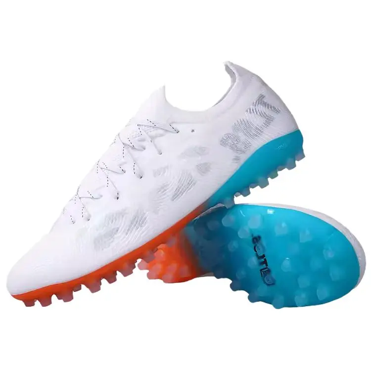 Футбольные бутсы мужские с низким верхом, белые/космическая глина/пыльный кактус Kelme
Футбольные бутсы мужские с низким верхом, белые/космическая глина/пыльный кактус Kelme