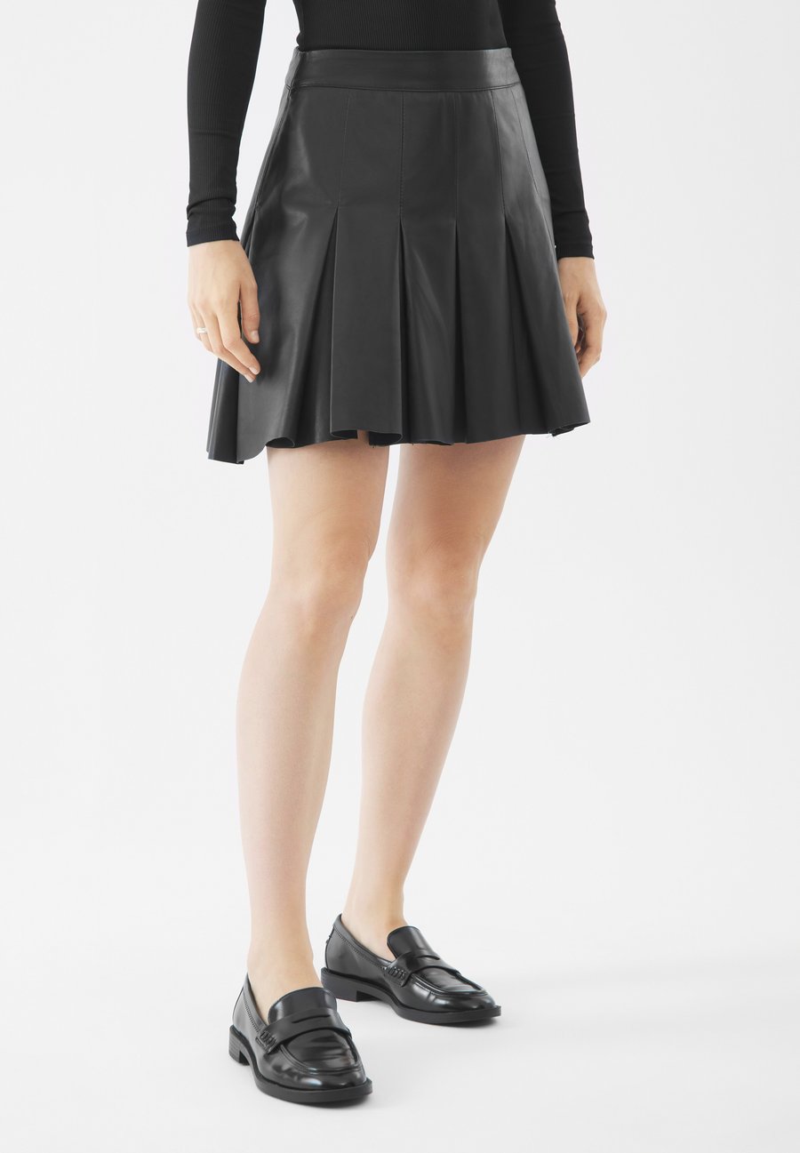 Юбка Bolongaro Trevor NOVA, Schwarz/Black
Юбка Bolongaro Trevor NOVA, Schwarz/Black