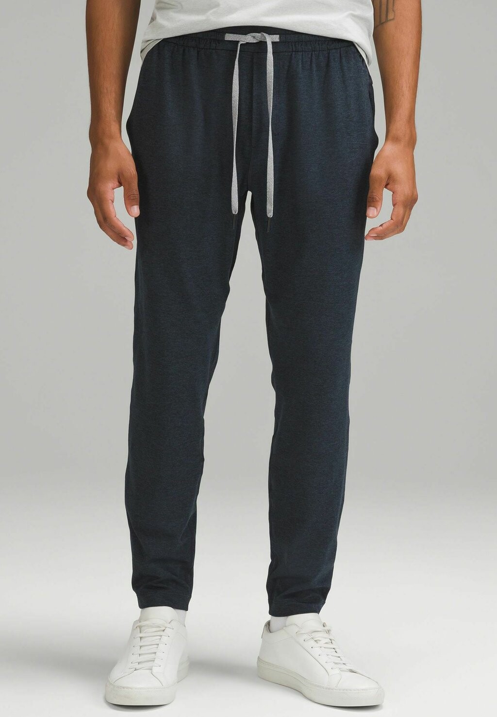 Спортивные штаны SOFT TAPERED lululemon, цвет heathered classic navy heathered true navy
Спортивные штаны SOFT TAPERED lululemon, цвет heathered classic navy heathered true navy