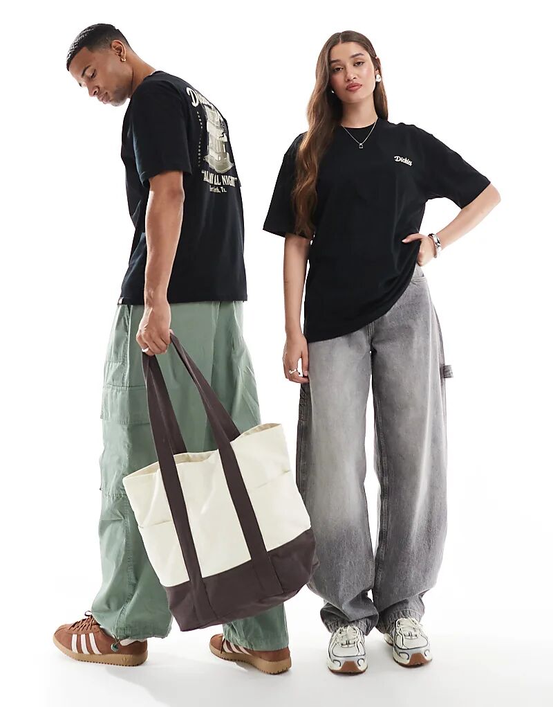 Футболка Dickies Deli с графическим принтом на спине, черного цвета — эксклюзивно для ASOS
Футболка Dickies Deli с графическим принтом на спине, черного цвета — эксклюзивно для ASOS