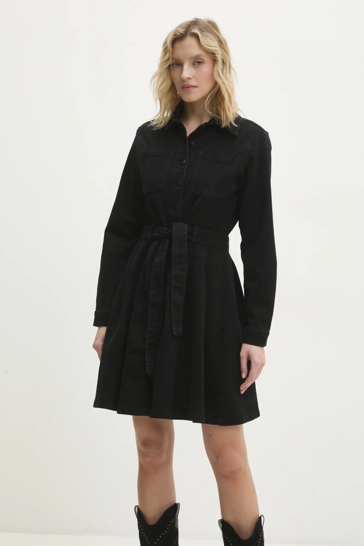 Джинсовое платье Answear Lab, черный
Джинсовое платье Answear Lab, черный