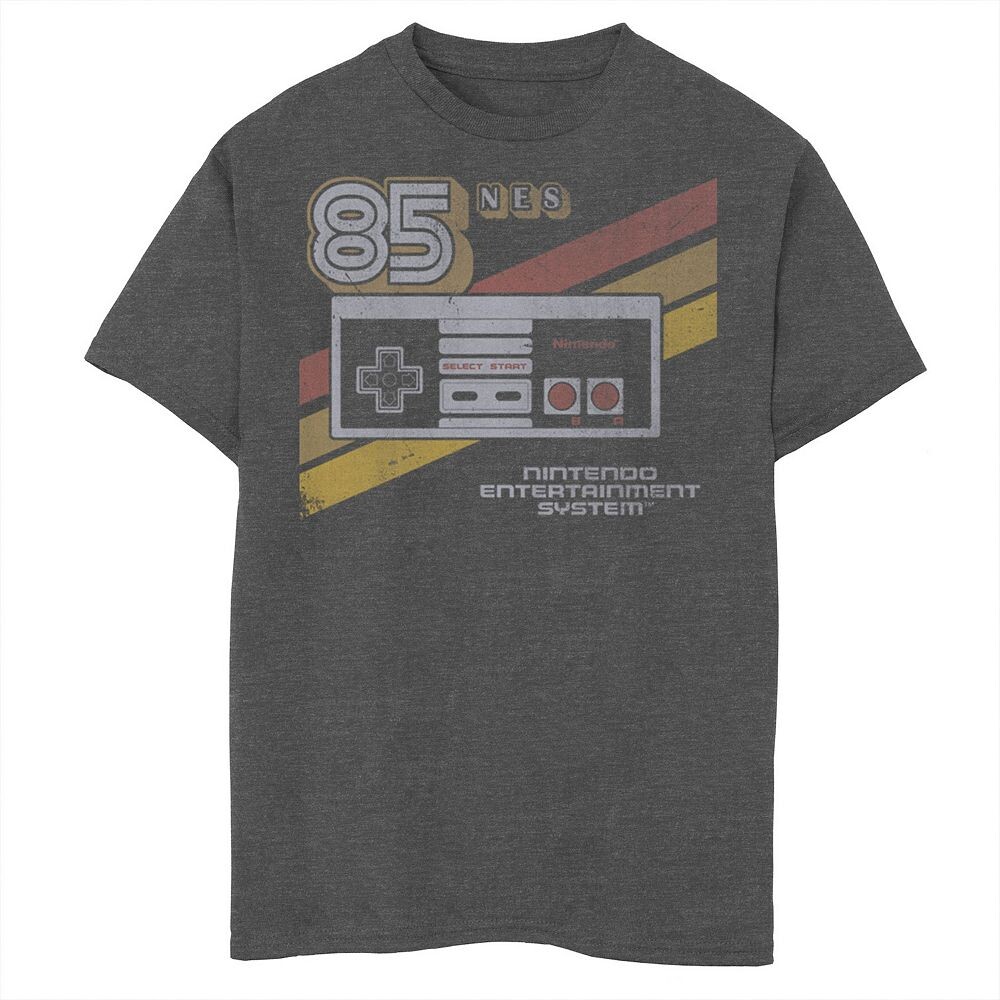 Футболка с графическим изображением для контроллера Nintendo NES Retro Stripe 85 для мальчиков 8–20 лет Licensed Character, цвет Charcoal Heather 
Футболка с графическим изображением для контроллера Nintendo NES Retro Stripe 85 для мальчиков 8–20 лет Licensed Character, цвет Charcoal Heather