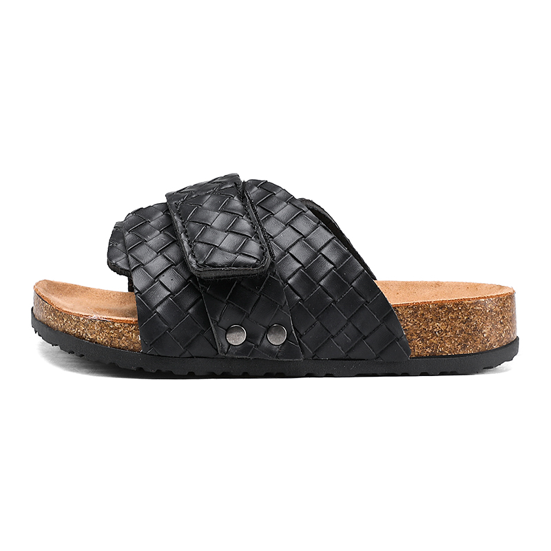 Детские шлепанцы с противоскользящим износостойким низким верхом KINDDOG, черный
Детские шлепанцы с противоскользящим износостойким низким верхом KINDDOG, черный