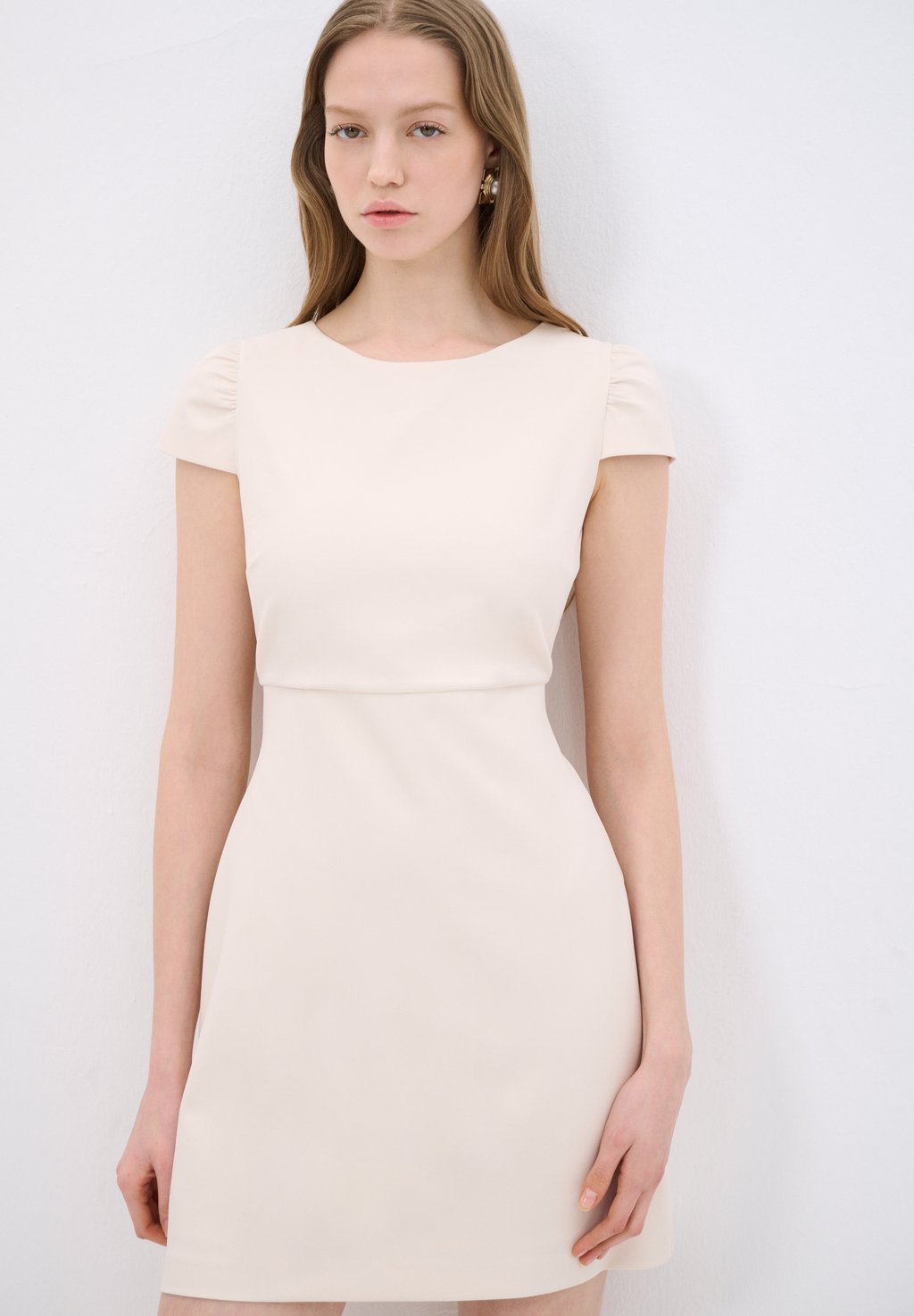 Платье-трансформер CUT OUT DETAILED adL, бежевый
Платье-трансформер CUT OUT DETAILED adL, бежевый